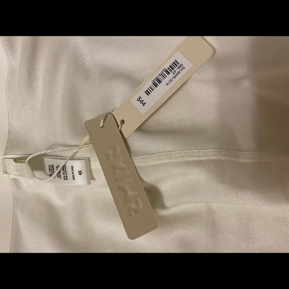 Skims Sheet Mesh Sculpt Short in Marble - Picture 3 of 6